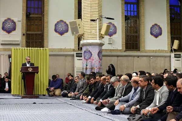 دیدار مداحان و شاعران اهل بیت‌(ع) با مقام معظم رهبری/گزارش تصویری