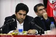  ثابت قدم کار را تمام کرد; برخی اعضای شورا باج می‌خواهند اما من باج نمی‌دهم 