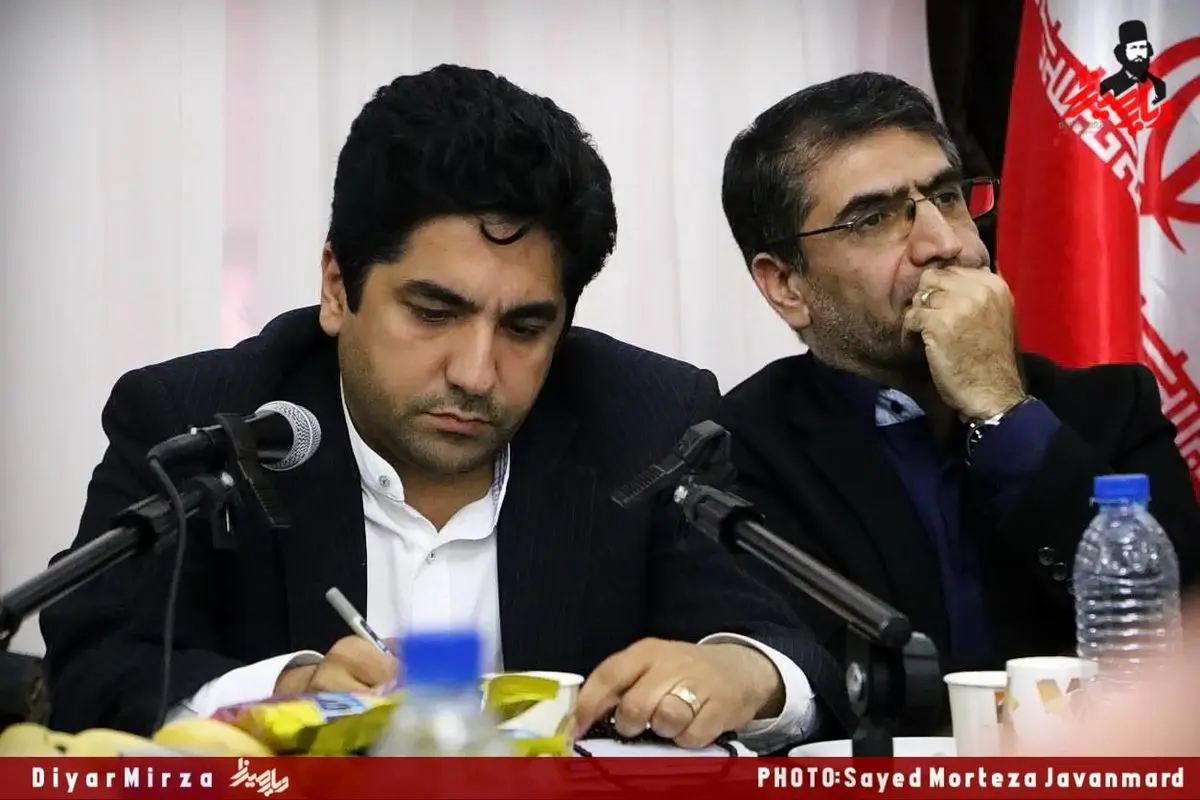 ثابت قدم کار را تمام کرد; برخی اعضای شورا باج میخواهند اما من باج نمیدهم