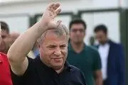 پروین: پول به فوتبال ضربه می زند