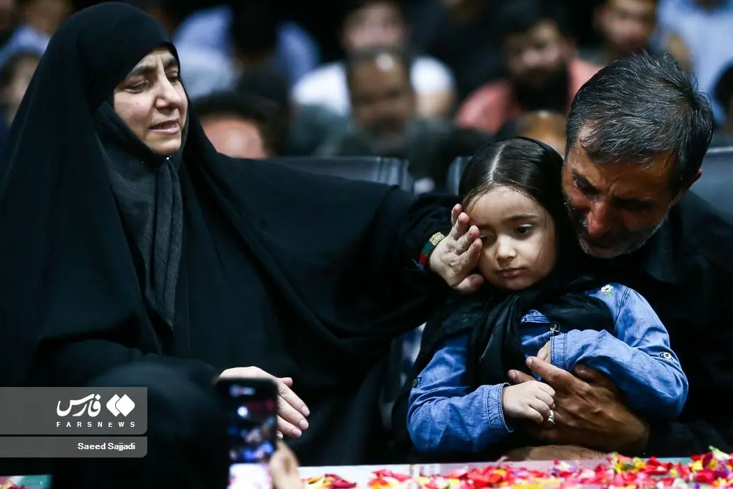 وداع با پیکر شهید مهدی اکبرپور روشن/گزارش تصویی
