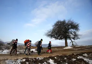 جدال پناهجویان با سرمای زمستان در اروپا 