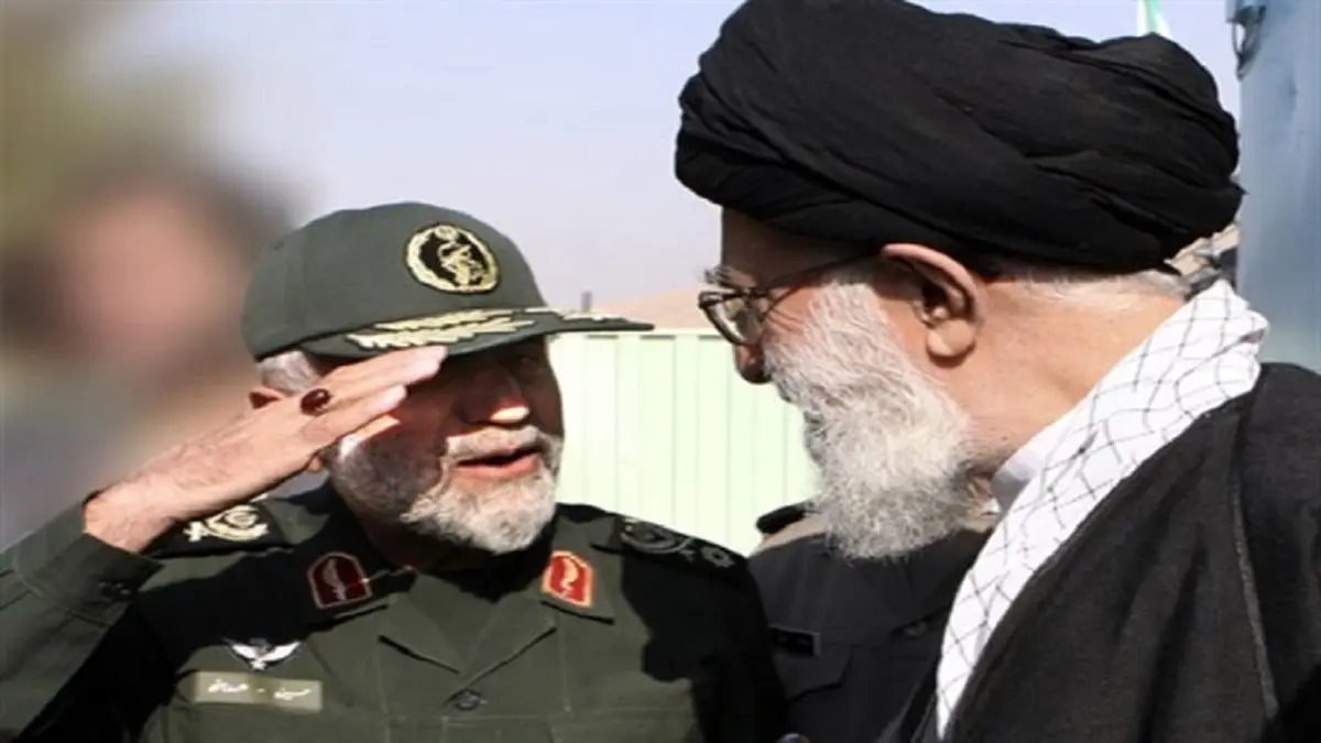 دستخط رهبر انقلاب و سید حسن نصرالله در قرآن اهدایی به خانواده شهید همدانی+عکس