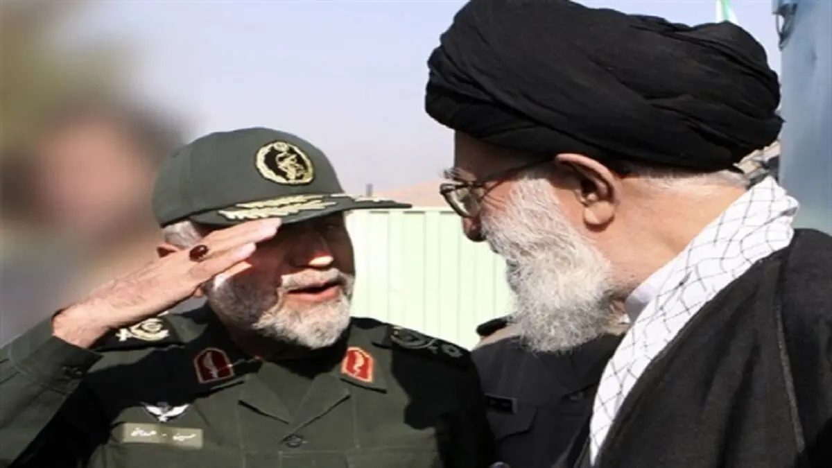 دستخط رهبر انقلاب و سید حسن نصرالله در قرآن اهدایی به خانواده شهید همدانی+عکس