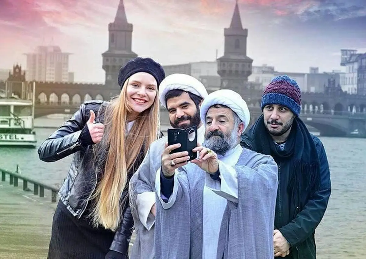 آقای بازیگر با لباس روحانیت در فینال جشنواره انگلیسی/عکس