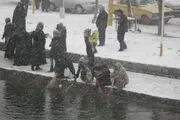 سپردن مشکل و تنگنا به آب روان