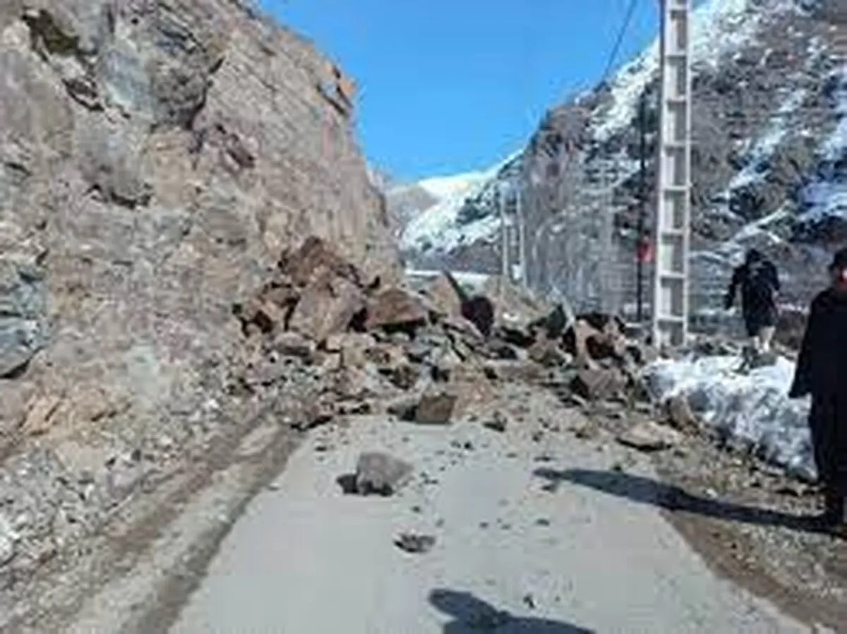 
هشدار ریزش سنگ در جاده‌های کوهستانی مازندران
