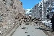 ریزش کوه در جاده برغان کرج