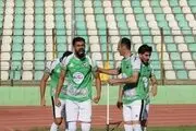 پوستر باشگاه خیبر با چهره کاپیتان پرسپولیس و برادرش
