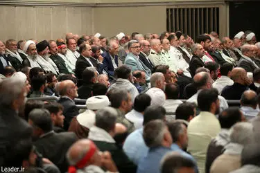 دیدار پیشکسوتان و فعالان دفاع مقدس و مقاومت با رهبر انقلاب/گزارش تصویری