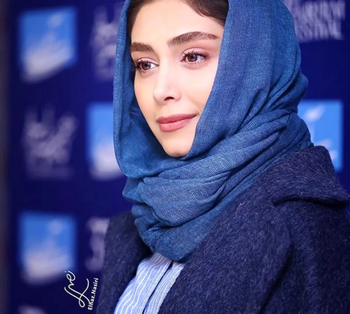 عکس جالب از خوابیدن دیبا زاهدی در یکی از پارک های تهران