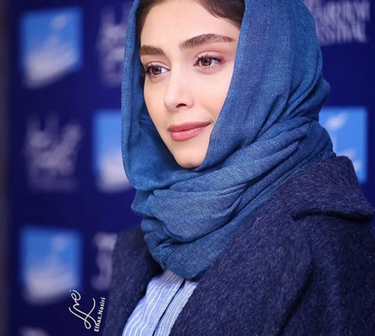عکس جالب از خوابیدن دیبا زاهدی در یکی از پارک های تهران