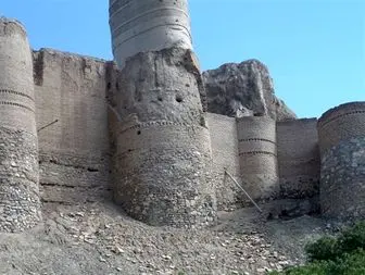 مرمت قلعه تاریخی منوجان در انتظار اقدام وعمل مسئولین