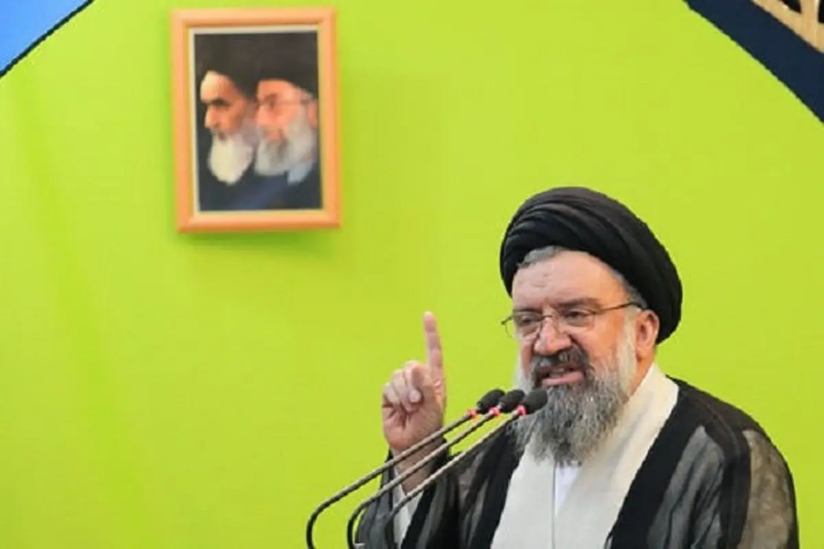  مخالفت با ولایت جامعه را دو قطبی می کند