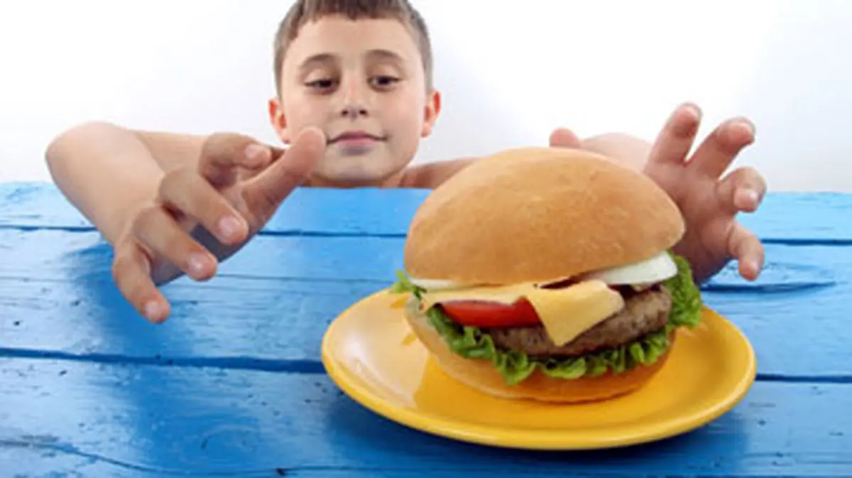 کنترل چاقی با خوردن غذا