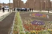 فرشی از جنس گل در کاشان+ تصاویر