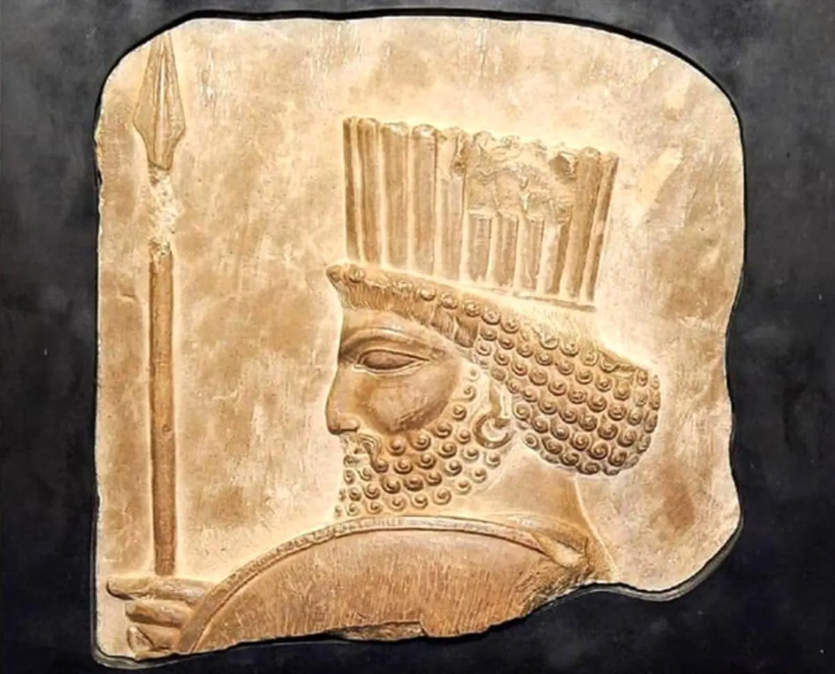 سردیس سرباز هخامنشی به ایران برمی گردد