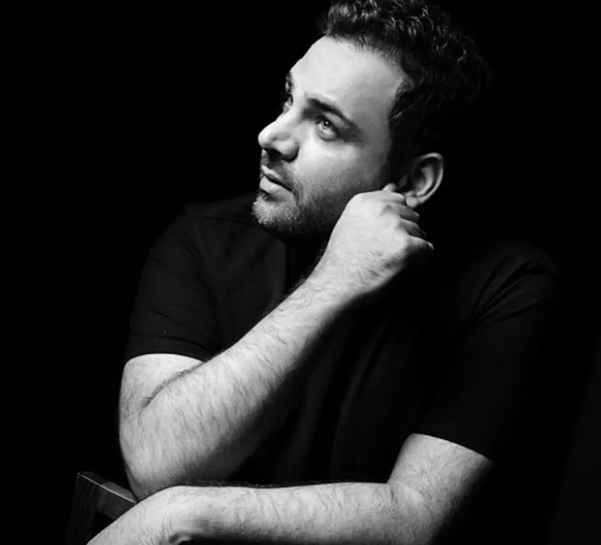 «احسان علیخانی» به یاد سرنشینان هواپیمای اوکراینی/ عکس