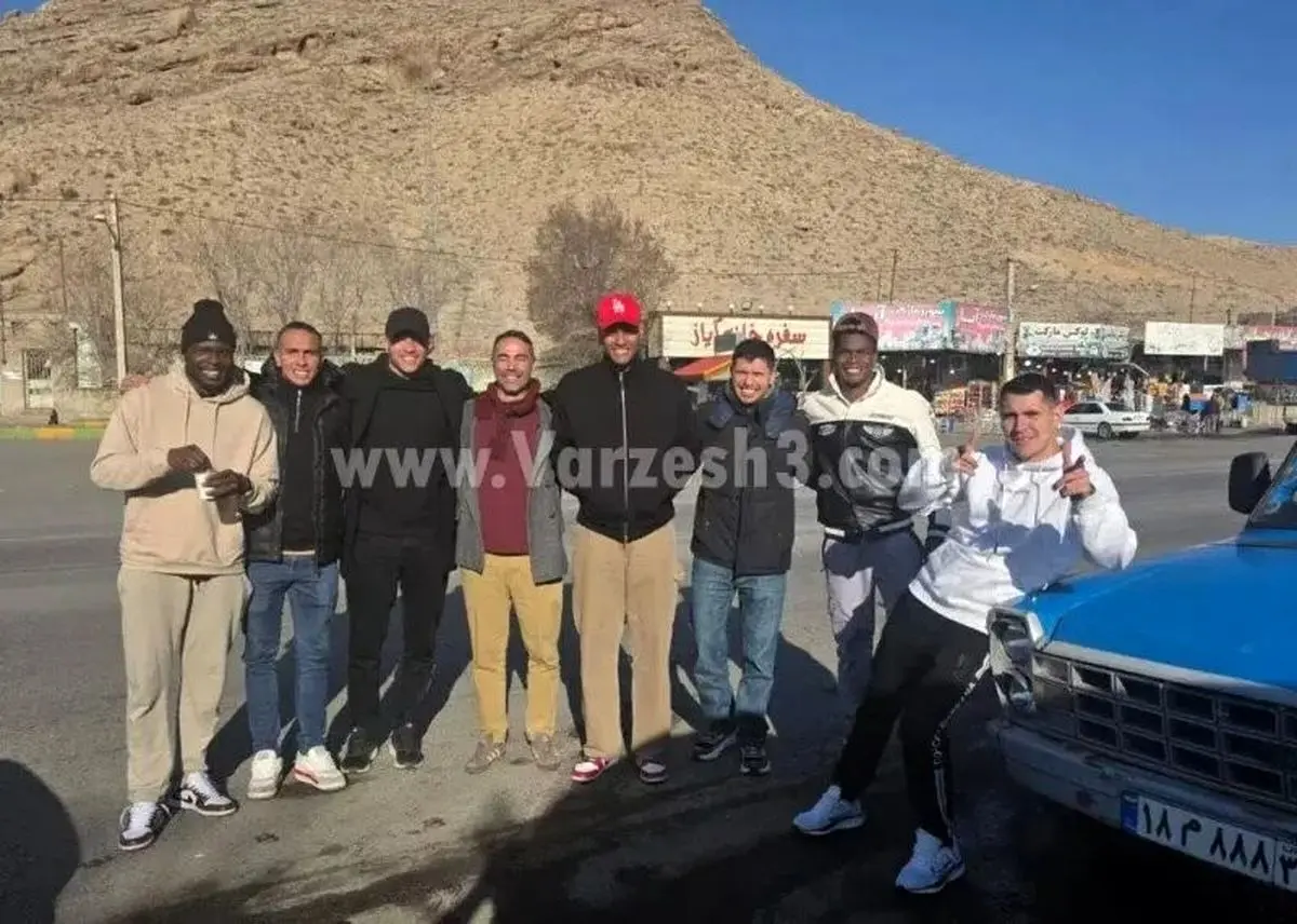 عکس یادگاری های بازیکن های خارجی در لب مرز