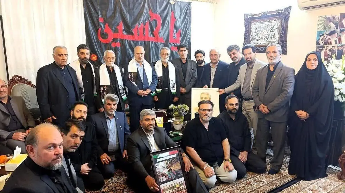 رئیس فدراسیون فوتبال از خانواده شهید سپهبد موسوی تجلیل کرد+ عکس