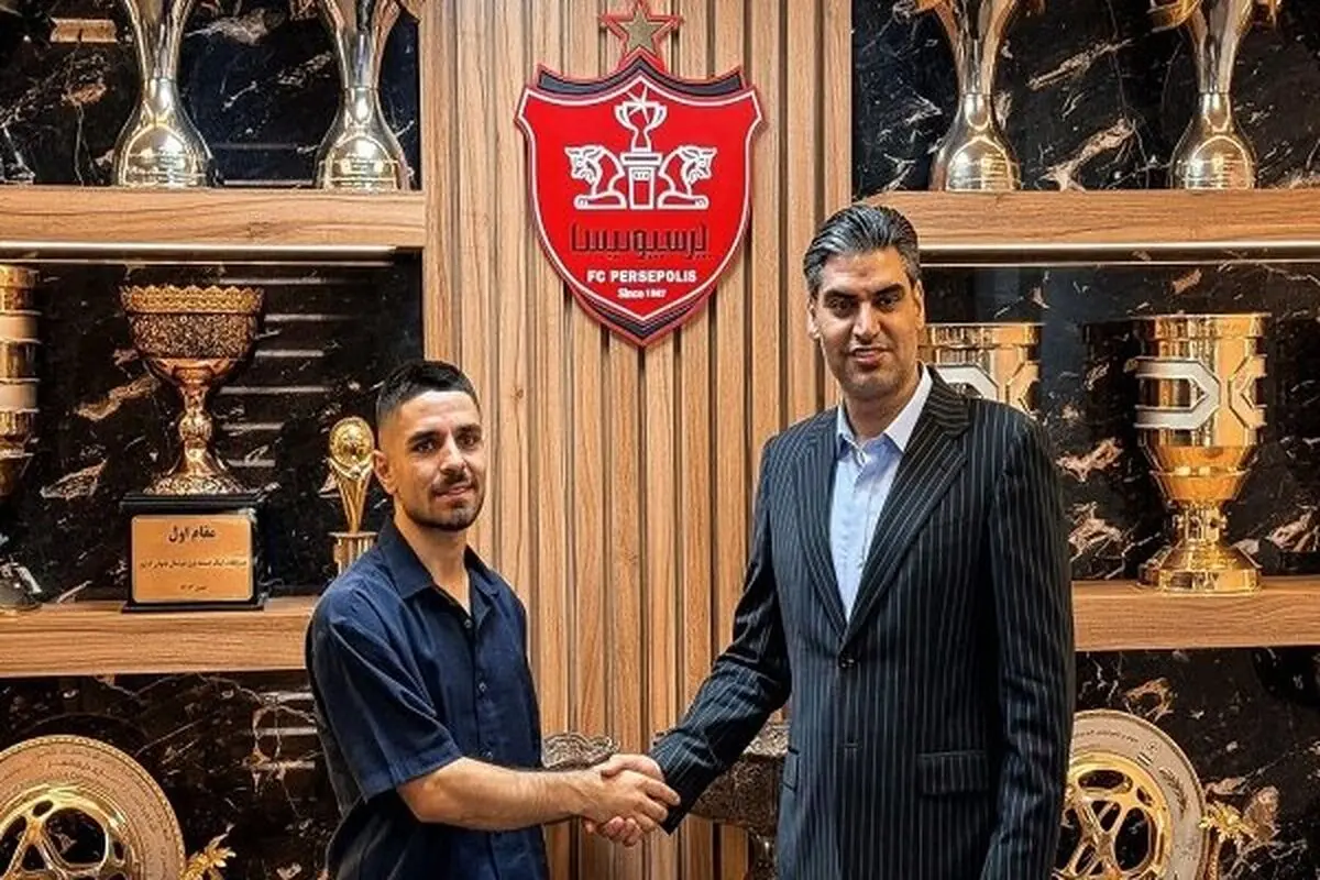 محمد عمری قراردادش با پرسپولیس را تمدید کرد