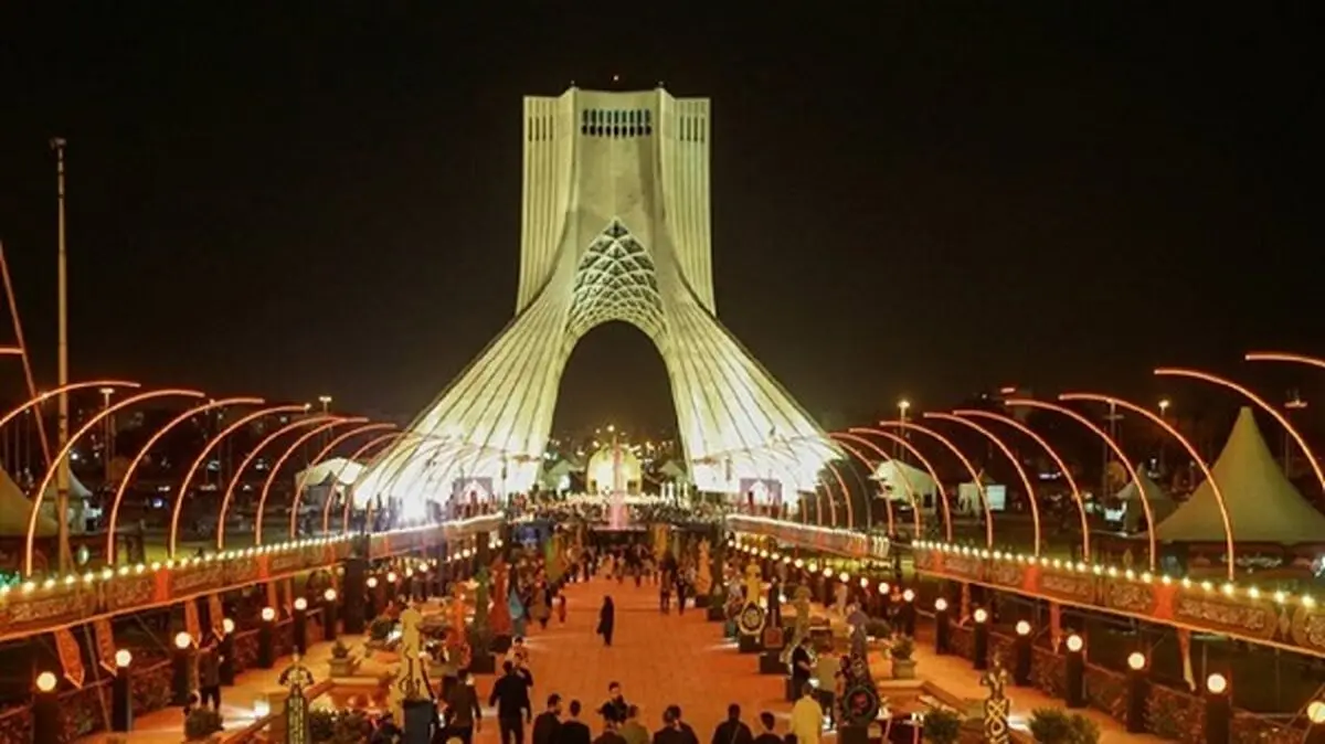 واکنش‌ها به آرزوی ضد انقلاب برای برهنگی در میدان آزادی