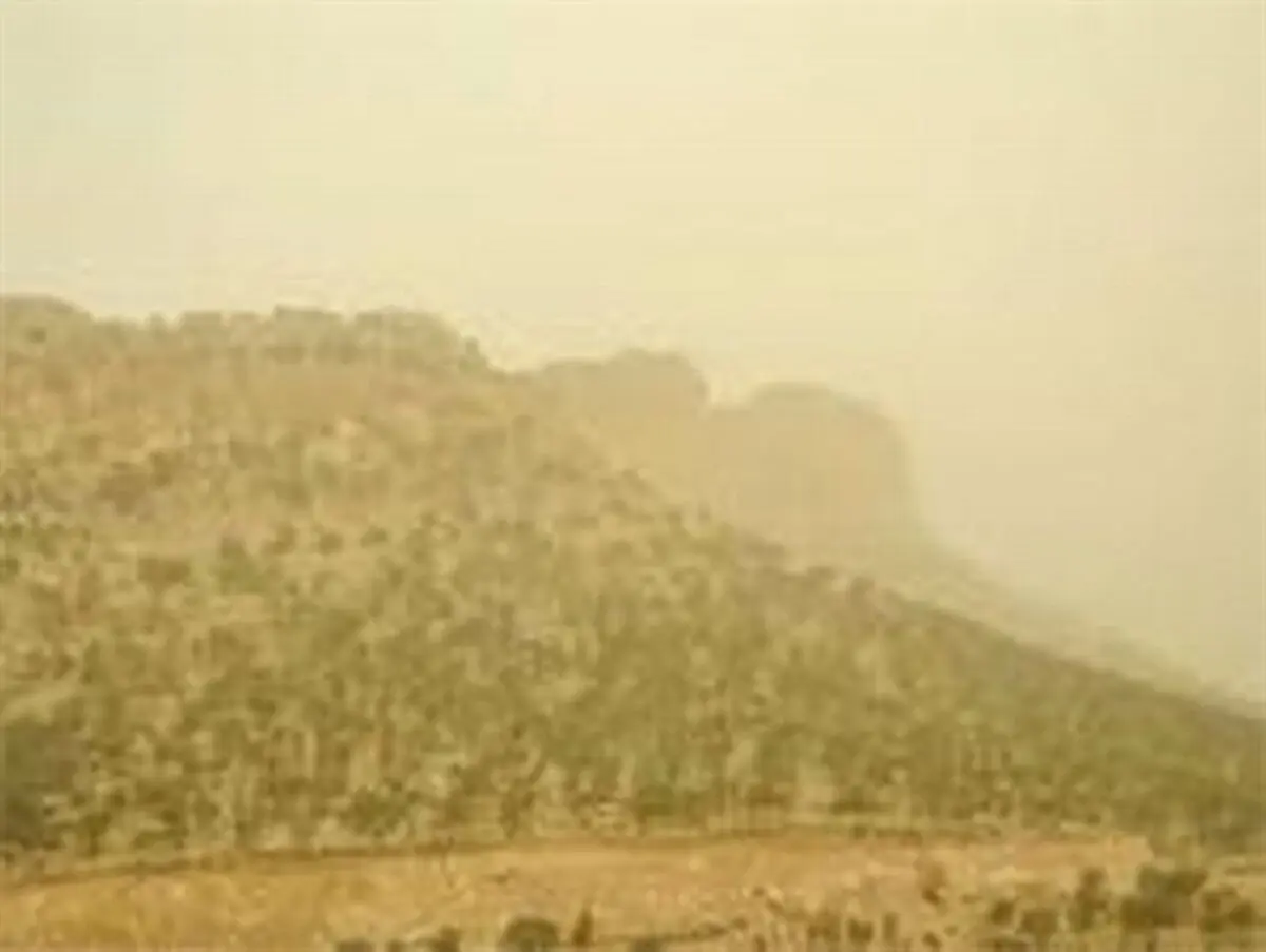 آسمان روانسر کماکان در تسخیر ریزگردها