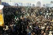 
ازدحام جمعیت در مرز مهران و قطع شدن آب سرویس های بهداشتی+عکس
