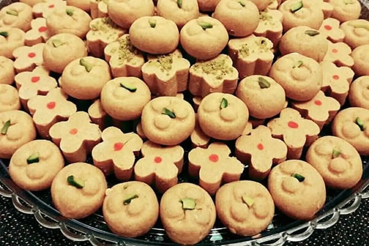 طرز تهیه شیرینی نخودچی عید در خانه