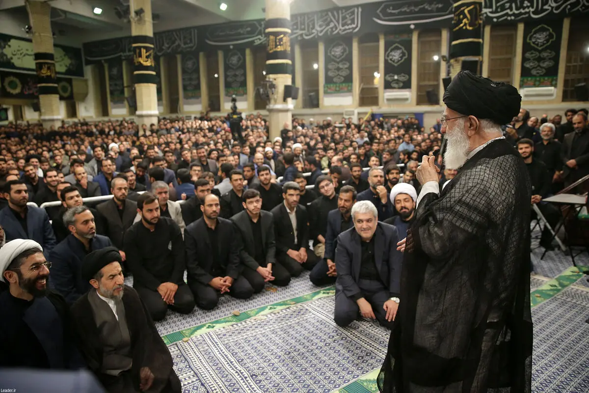 اگر در مسیر حق ثابت قدم باشید، کشور و دنیا اصلاح می‌شود

