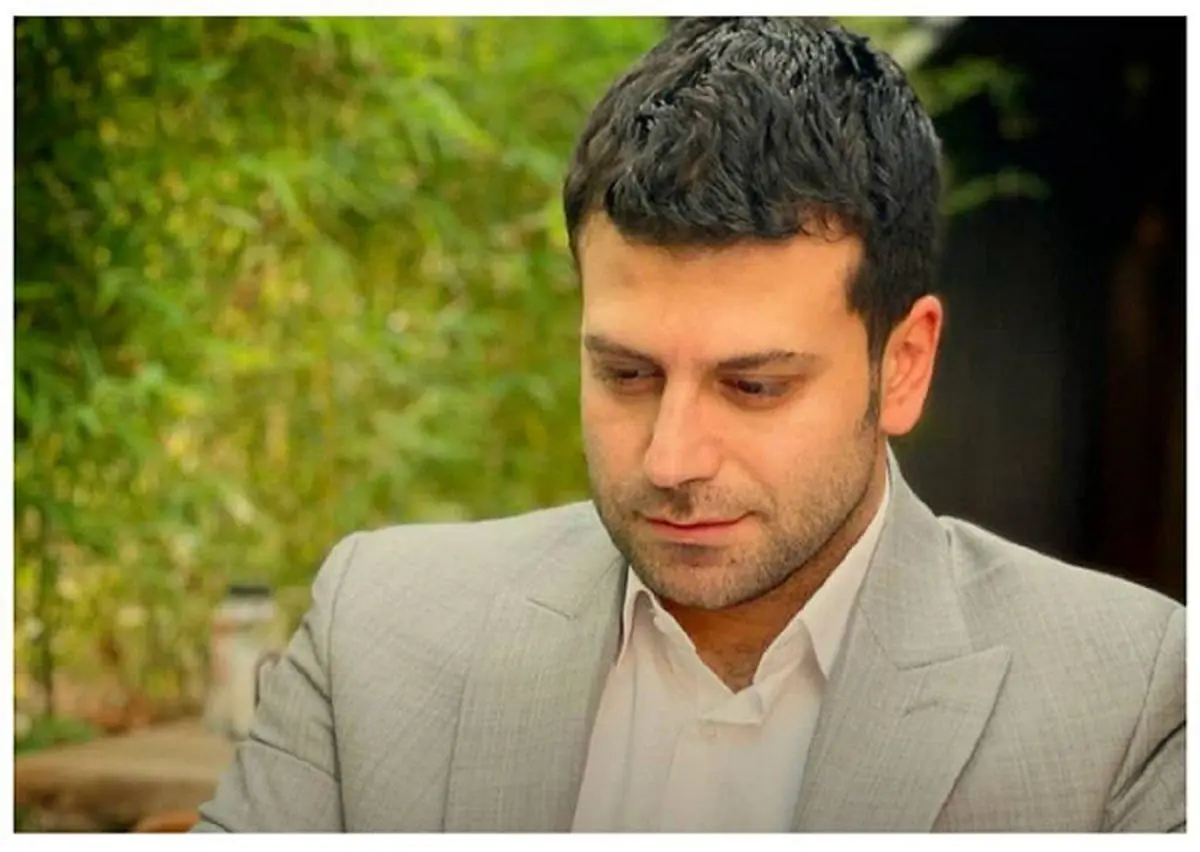 قهوه خوری در وسط خیابان آقای بازیگر را احساساتی کرد/ عکس