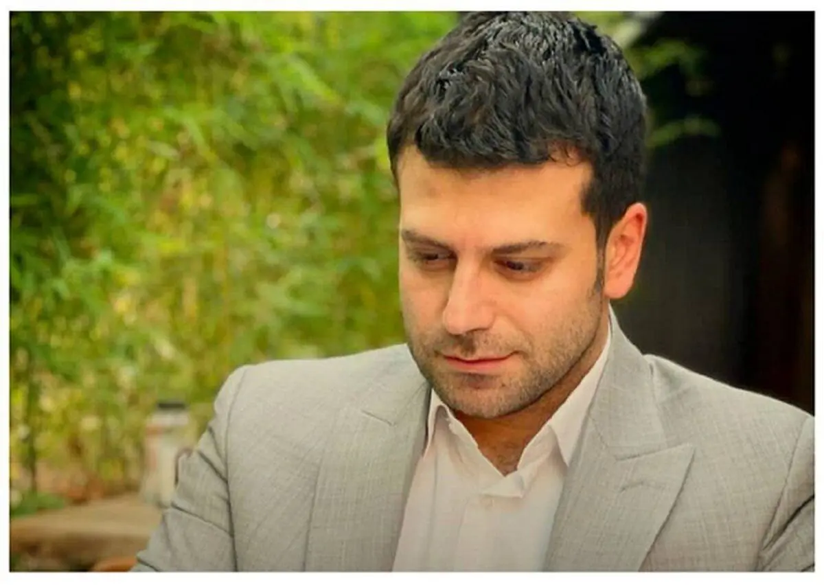 قهوه خوری در وسط خیابان آقای بازیگر را احساساتی کرد/ عکس