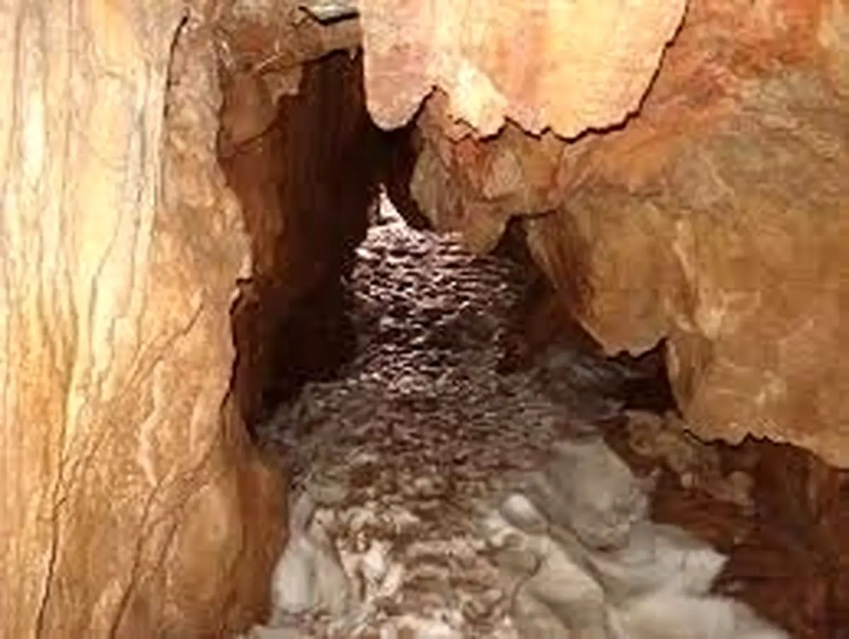 غار سراب کبودرآهنگ به عنوان اثر طبیعی ملی ثبت می شود