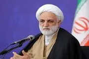 برای بازداشت یک متهم مالی ۱۵ نفر داخل خانه می‌ریزند، مگر تروریست می‌خواهید بگیرید؟