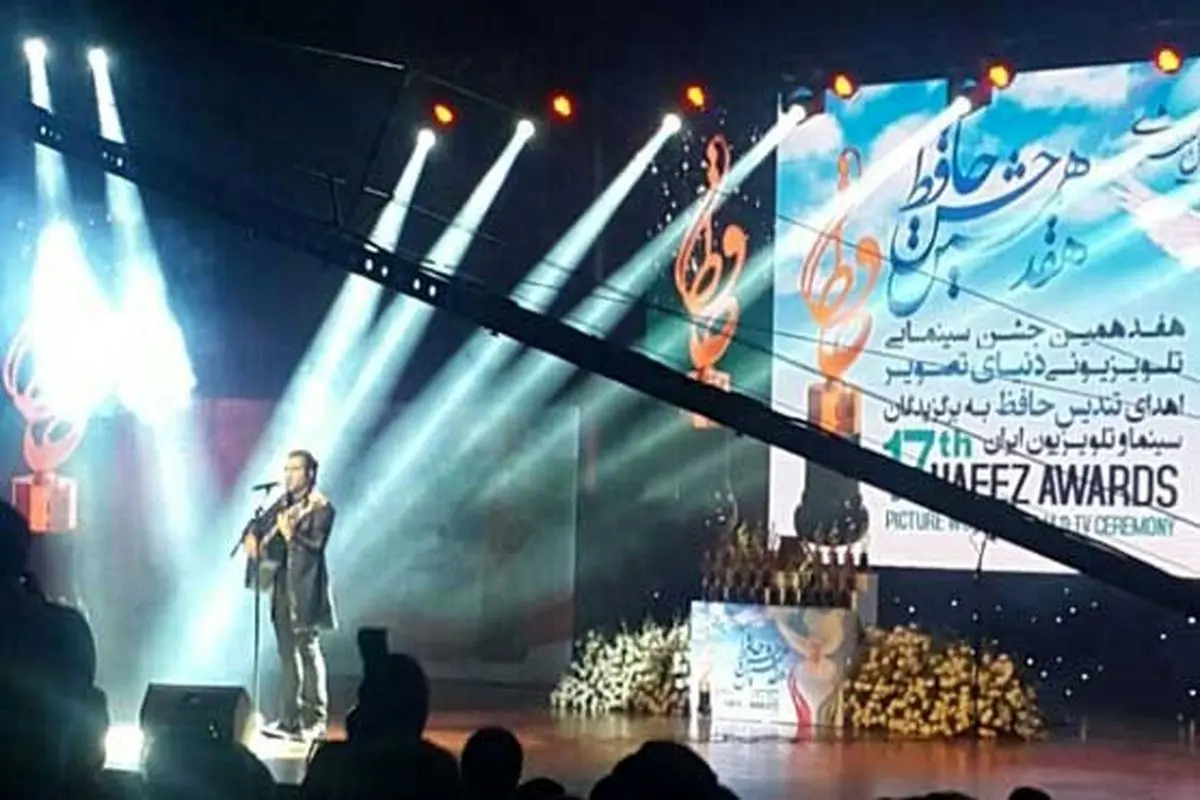 شوخی مهران مدیری با تیپ گلزار و امین حیایی/عکس