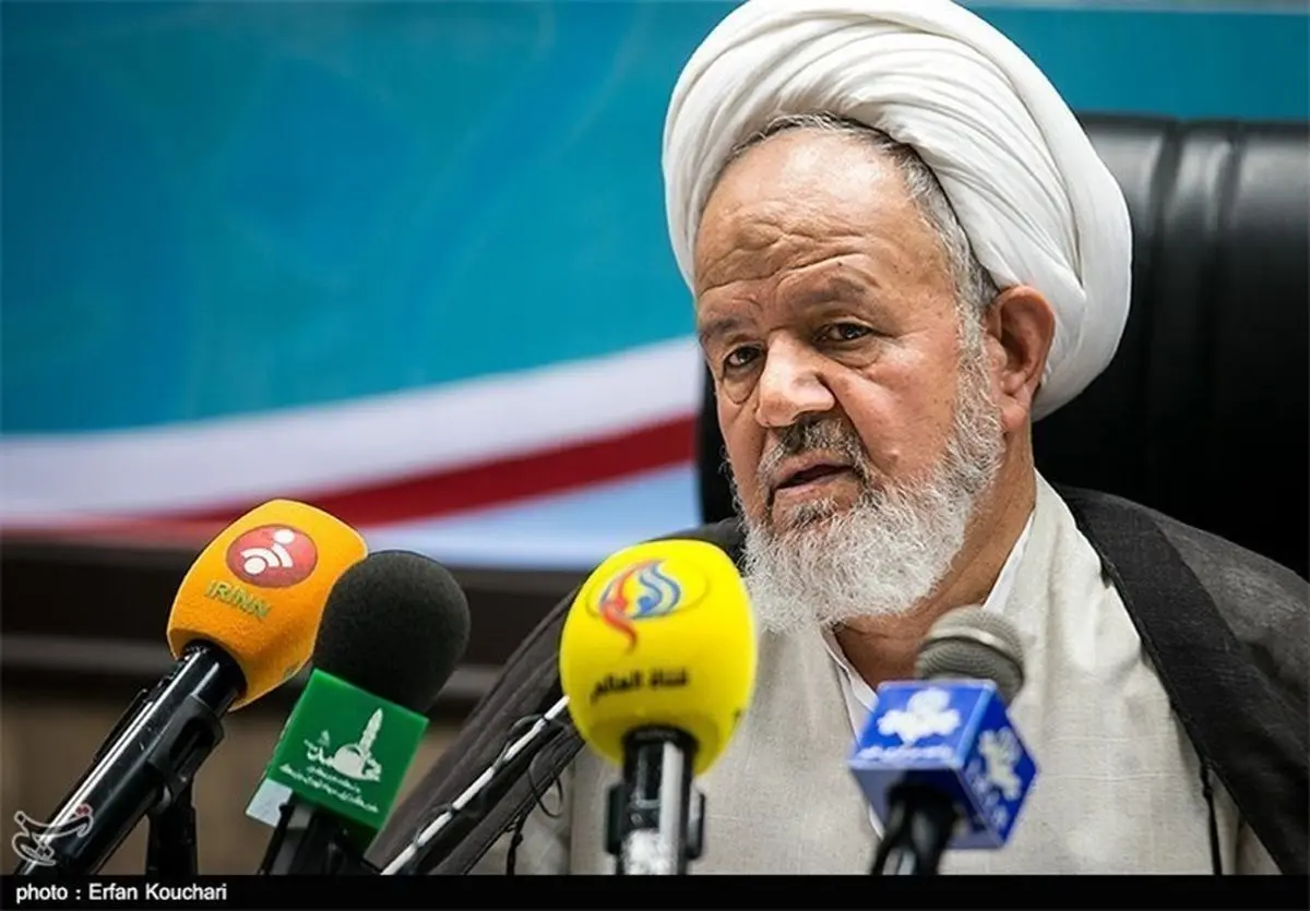 دیروز در مجلس یک عمامه به سر میگفت تا کی از فتنه میخواهید حرف بزنید!