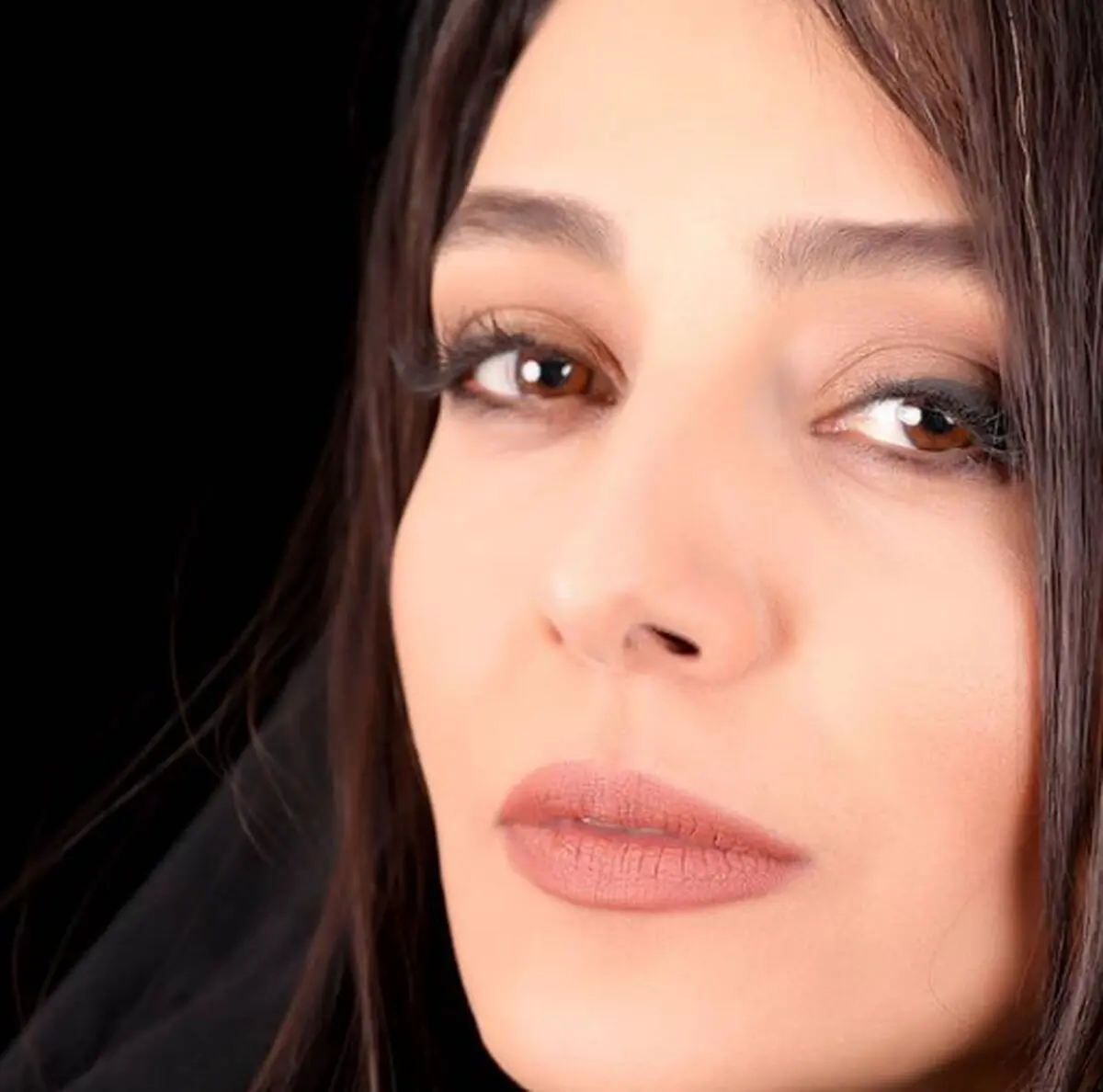 سلفی جدید و پرنور ساره بیات /عکس