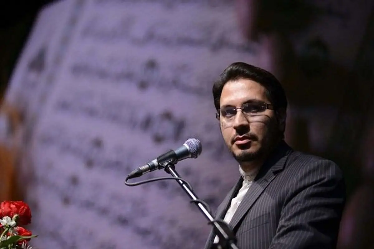 «محفل» باعث شد قرآن از روی طاقچهها آمد دست مردم