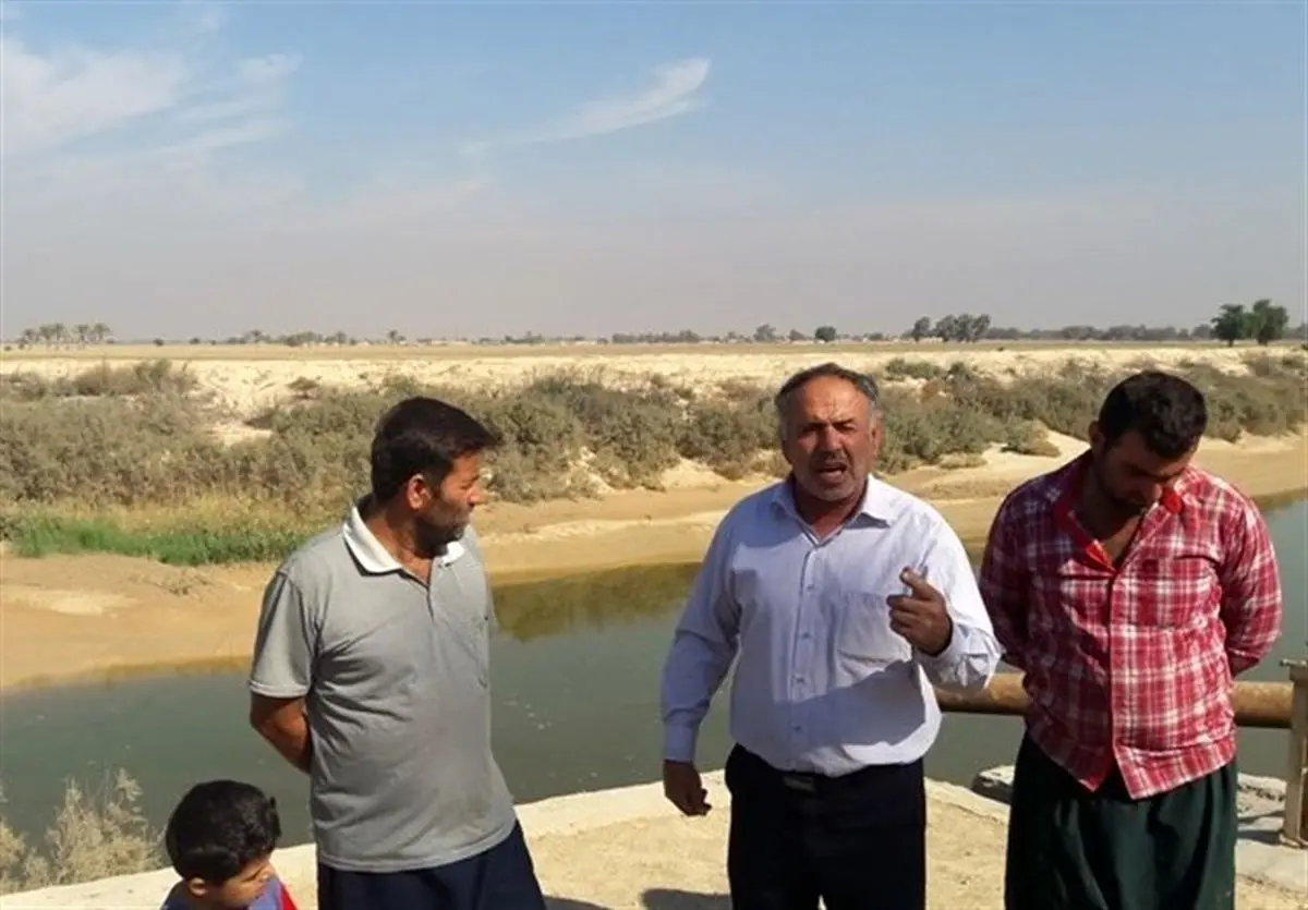 مردی
در رودخانه خروشان هراز سقوط کرد