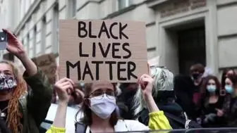 مردم اتریش با معترضان ضدنژادپرستی در آمریکا  هم‌صدا شدند

