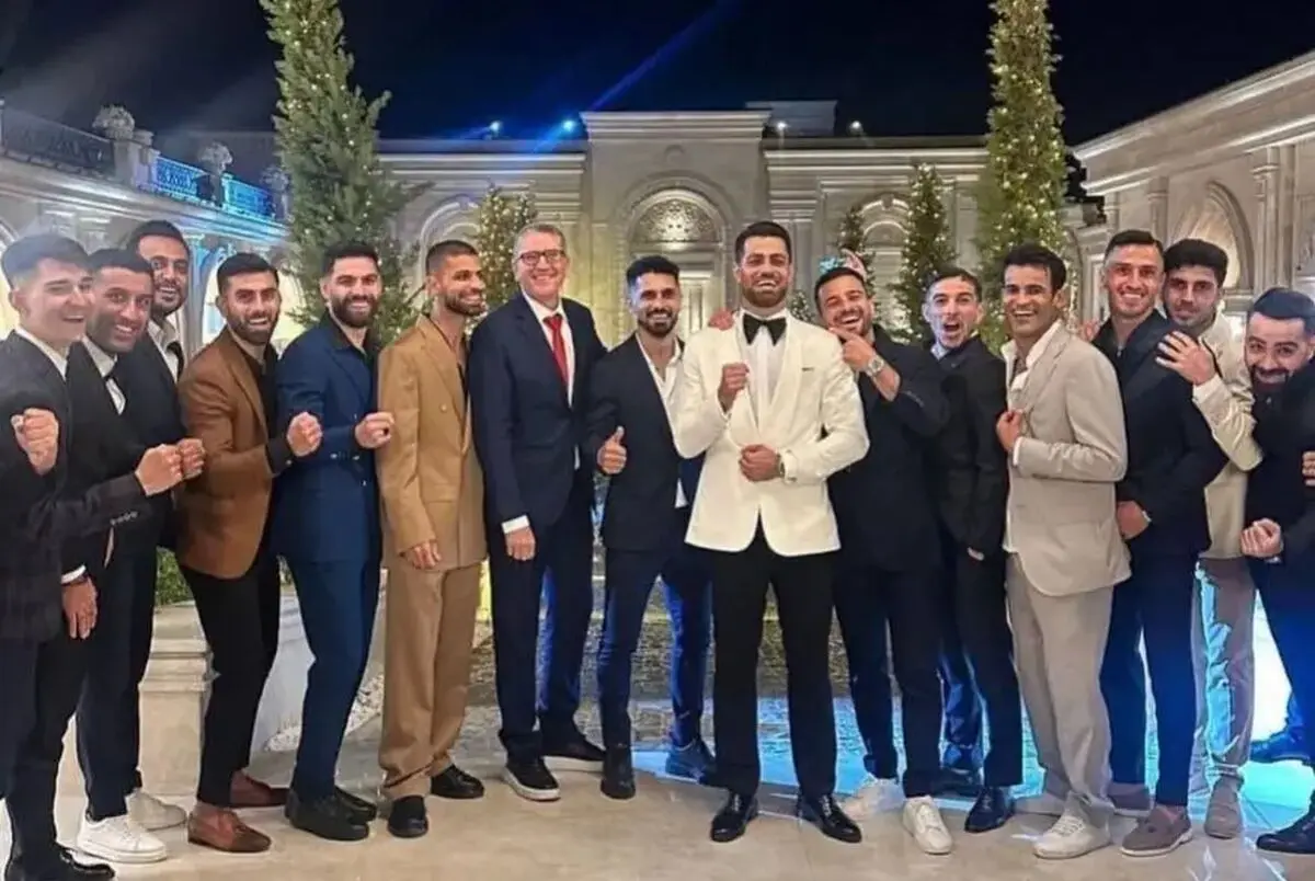 قاب عاشقانه مرتضی پورعلی‌گنجی و همسرش در شب عروسی