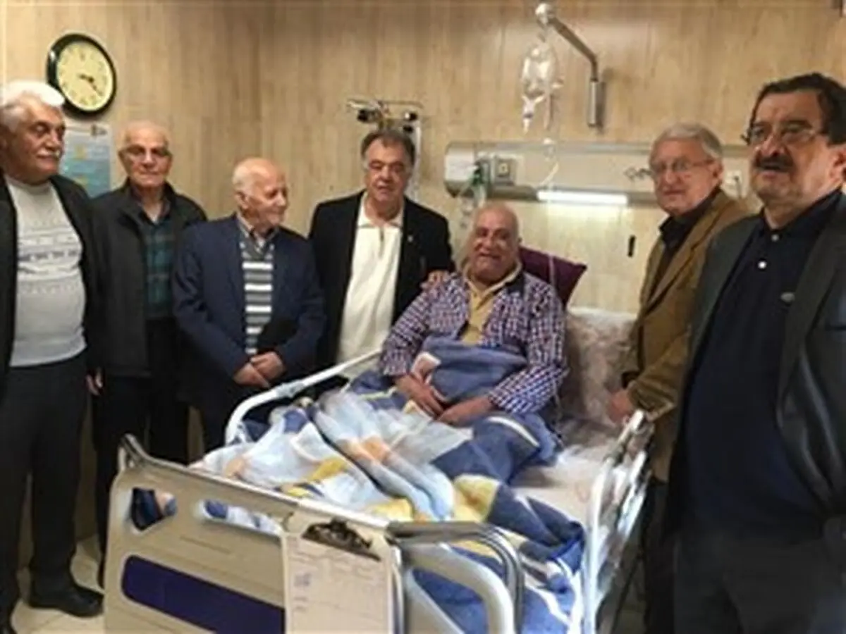 سرمربی اسبق تیم ملی ایران در بستر بیماری