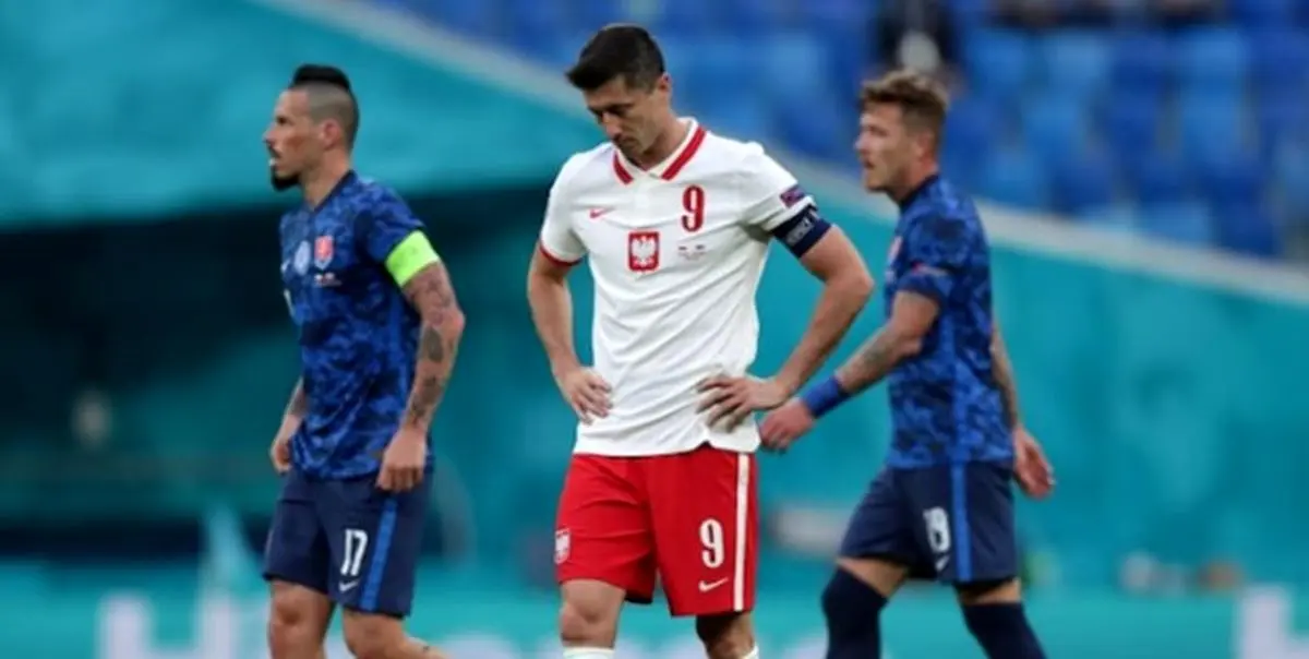 سرمربی اسلواکی: برای مهار لواندوفسکی خیلی تمرین کردیم /