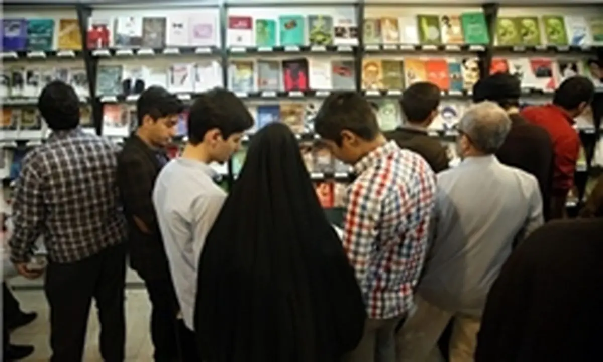 تقریظهای رهبر انقلاب کتابها را پرفروش کرد