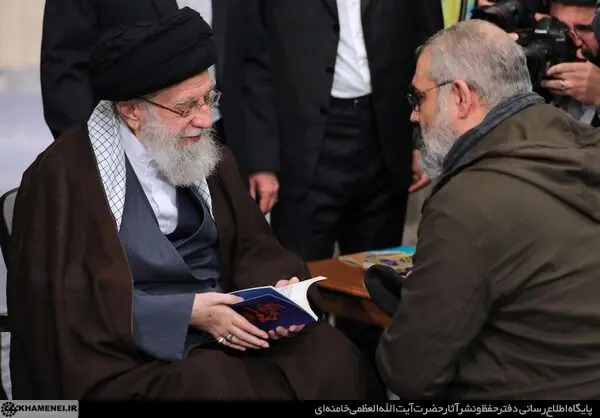 دیدار شاعران و اساتید ادبیات فارسی با رهبر انقلاب/گزارش تصویری