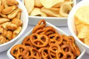 وقتی سرگیجه دارید؛ اینها را نخورید