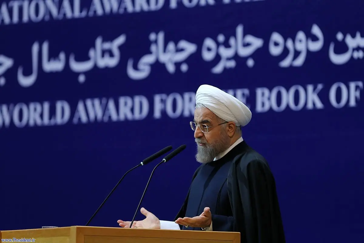 روحانی: ما عمامه داریم کلاه سرمان نمیرود!/ببینید