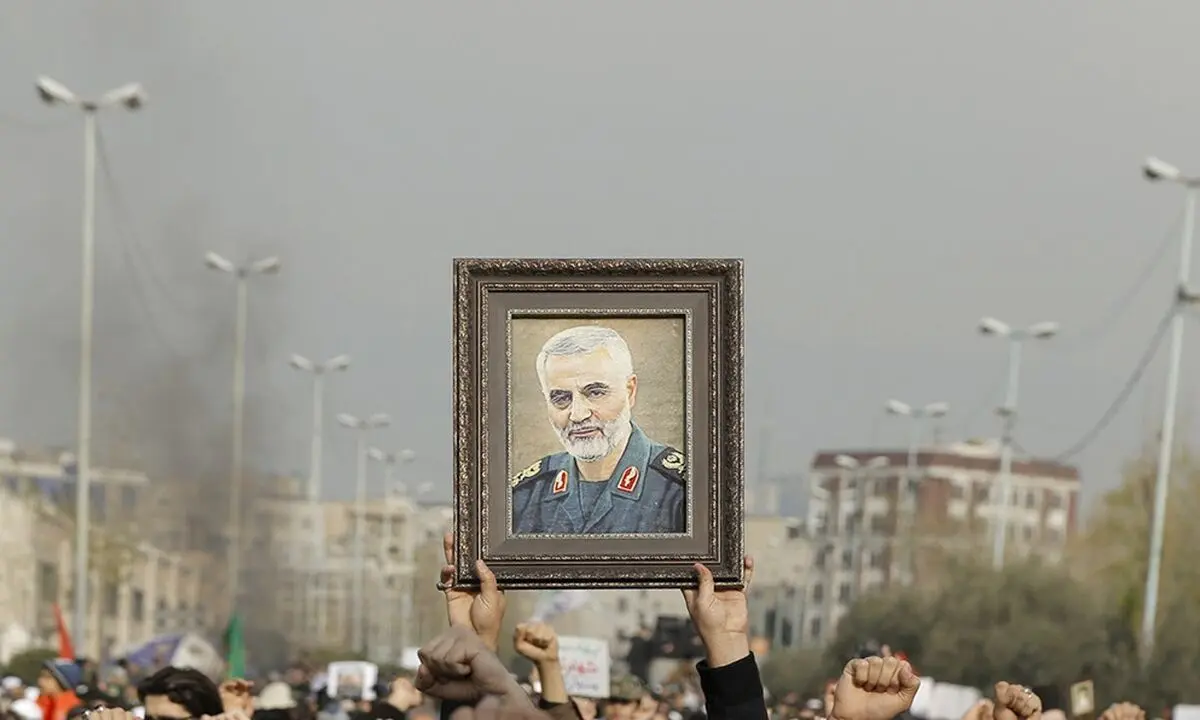 دیوارنگاره میدان ولیعصر با رنگ و بوی شهادت سپهبد سلیمانی/ عکس