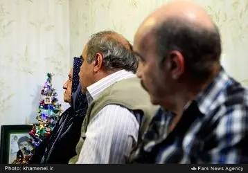 دیدار رهبر انقلاب اسلامی با خانواده‌ شهید آشوری