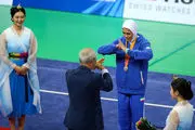 الهه منصوریان طلا گرفت
